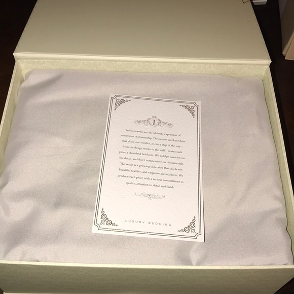 Isselle Beaufort sheet set Queen Slate Grey New - Picture 3 of 4